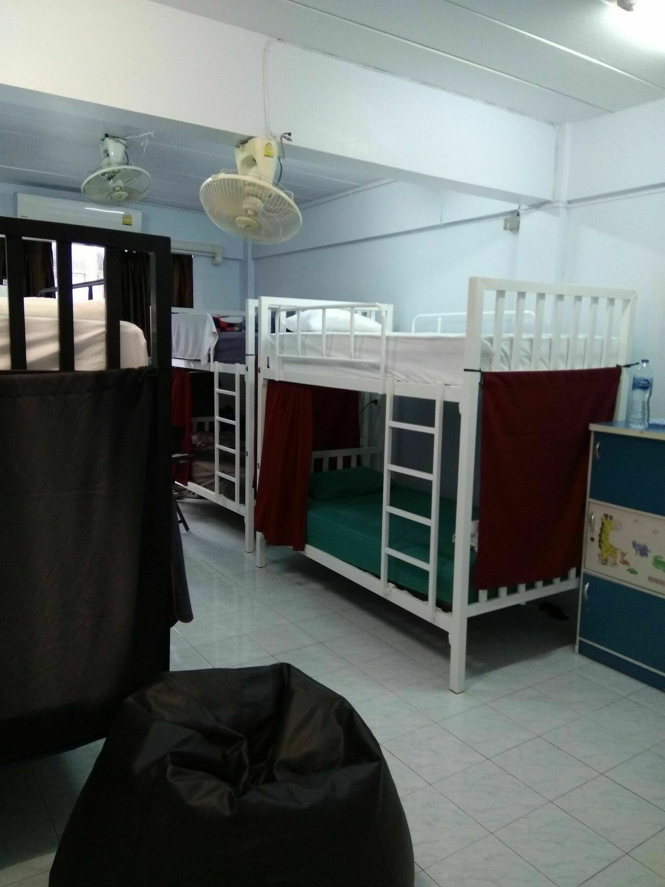 Shady'S Hostel Pattaya Exterior photo